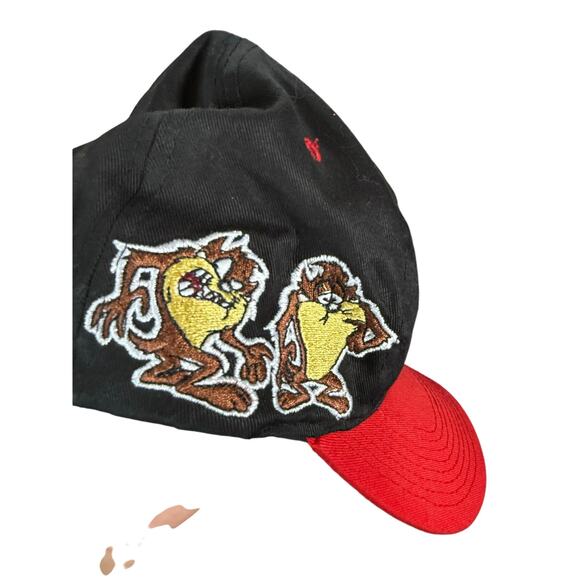 Vintage 90s Tasmanian Devil black and red baseball cap - Picture 8 of 8